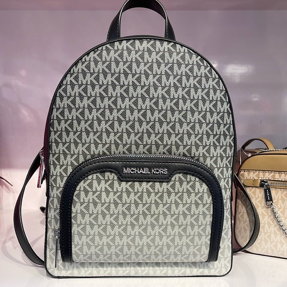 Michael Kors Jaycee Medium Ombré Signature Logo Backpack
Black 
NWT - Picture 6 of 14